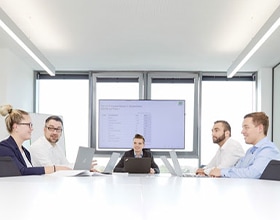 Modernisieren Sie Ihre Meeting-Räume.