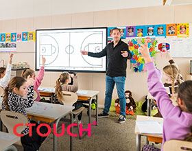 Digitalisierung im Klassenzimmer. Hybrid unterrichten mit dem CTOUCH Riva R2.