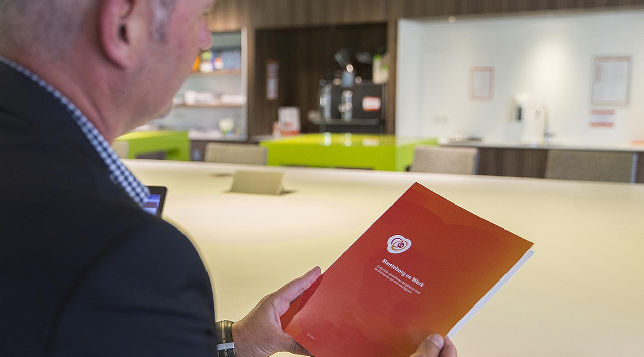 Whitepaper 'Mantelzorg en werk'